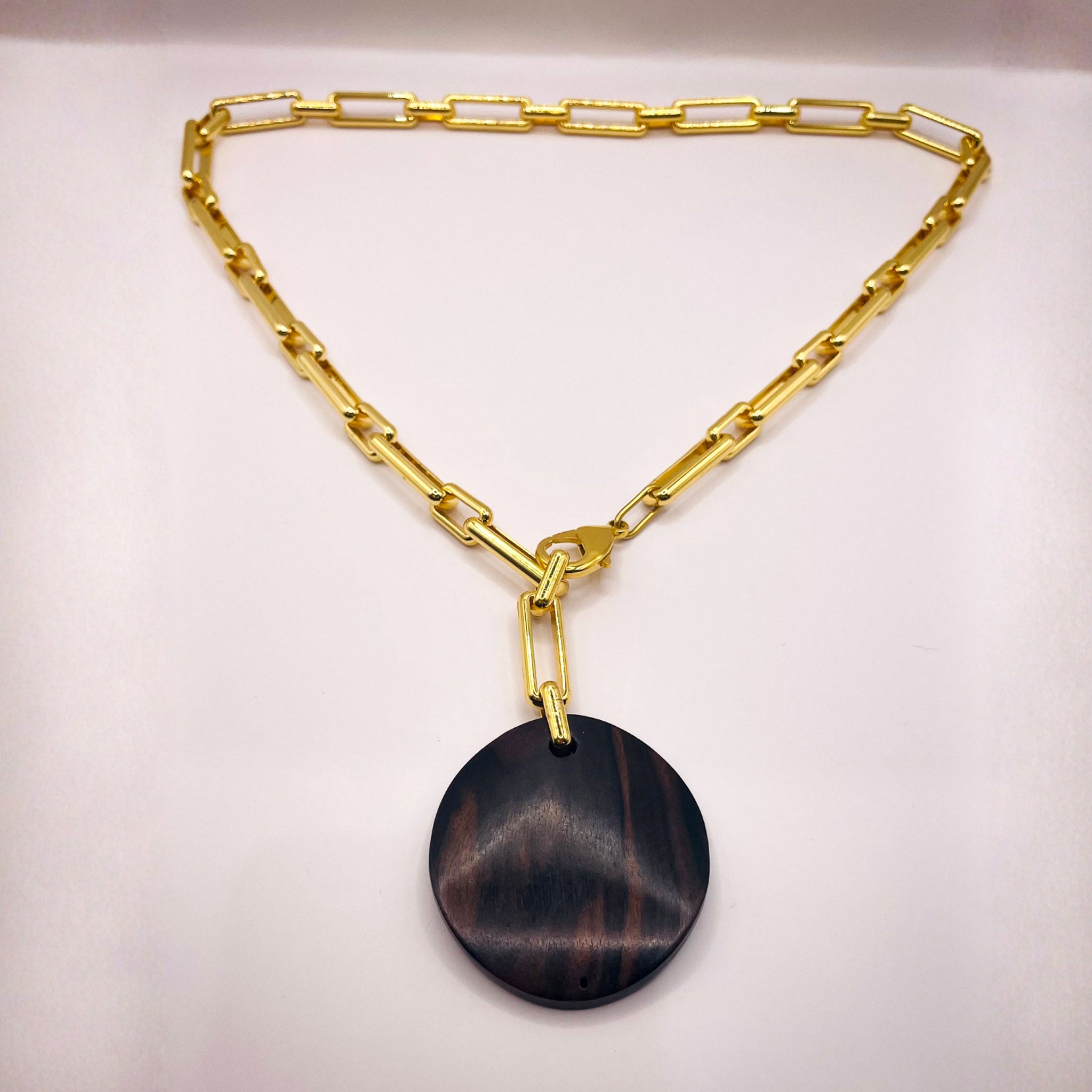 Collier grosse chaîne dorée avec pastille ébène x ÉTHNIQUE
