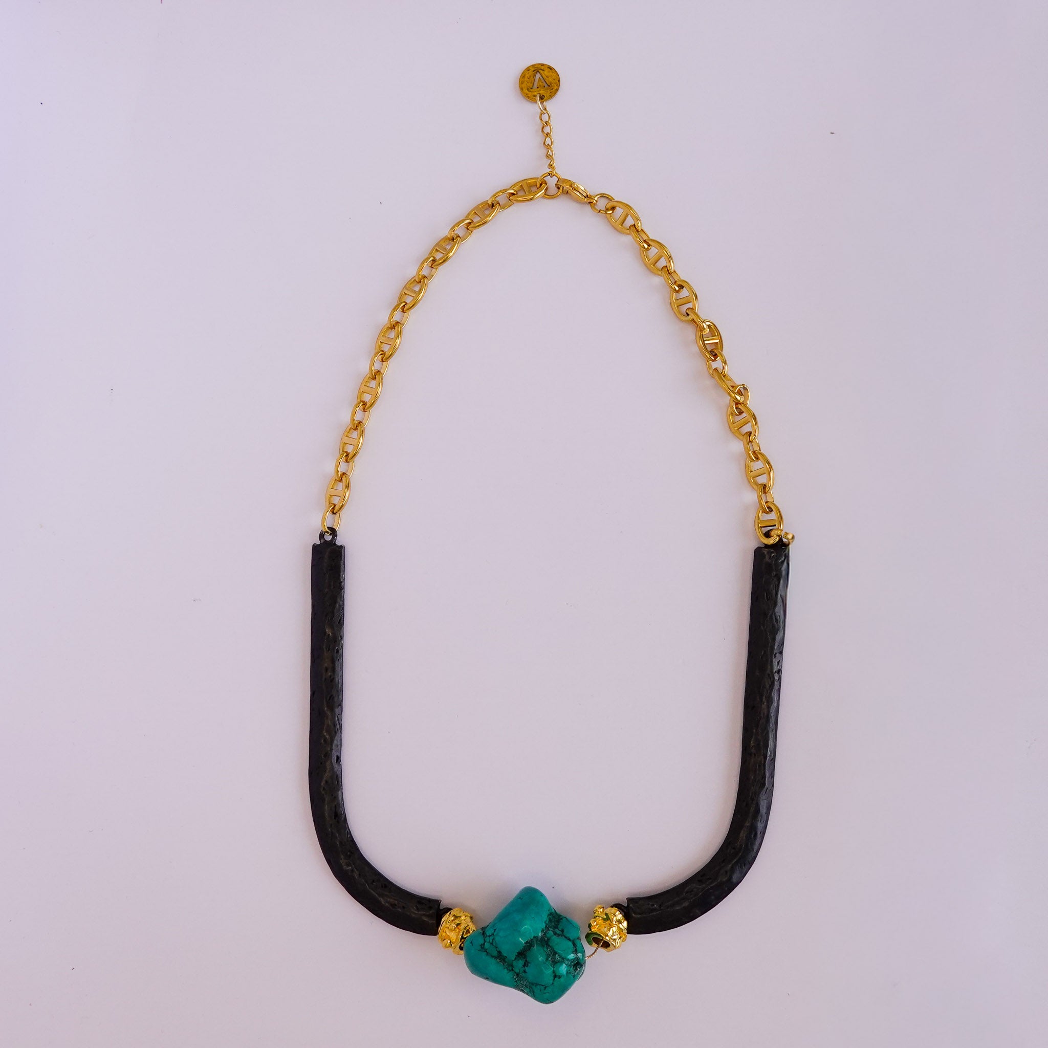 Collier doré fer forgé et pierre turquoise centrale x AFRICA