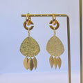 Boucles d’oreilles créoles dorées et pampilles feuilles x CANOPÉE DORÉE