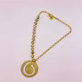 Collier doré pendentif spirale ouverte et perles chinoises x CANOPÉE DORÉE