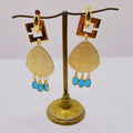 Boucles dorées gouttes pendantes et cristaux colorés x CANOPÉE DORÉE
