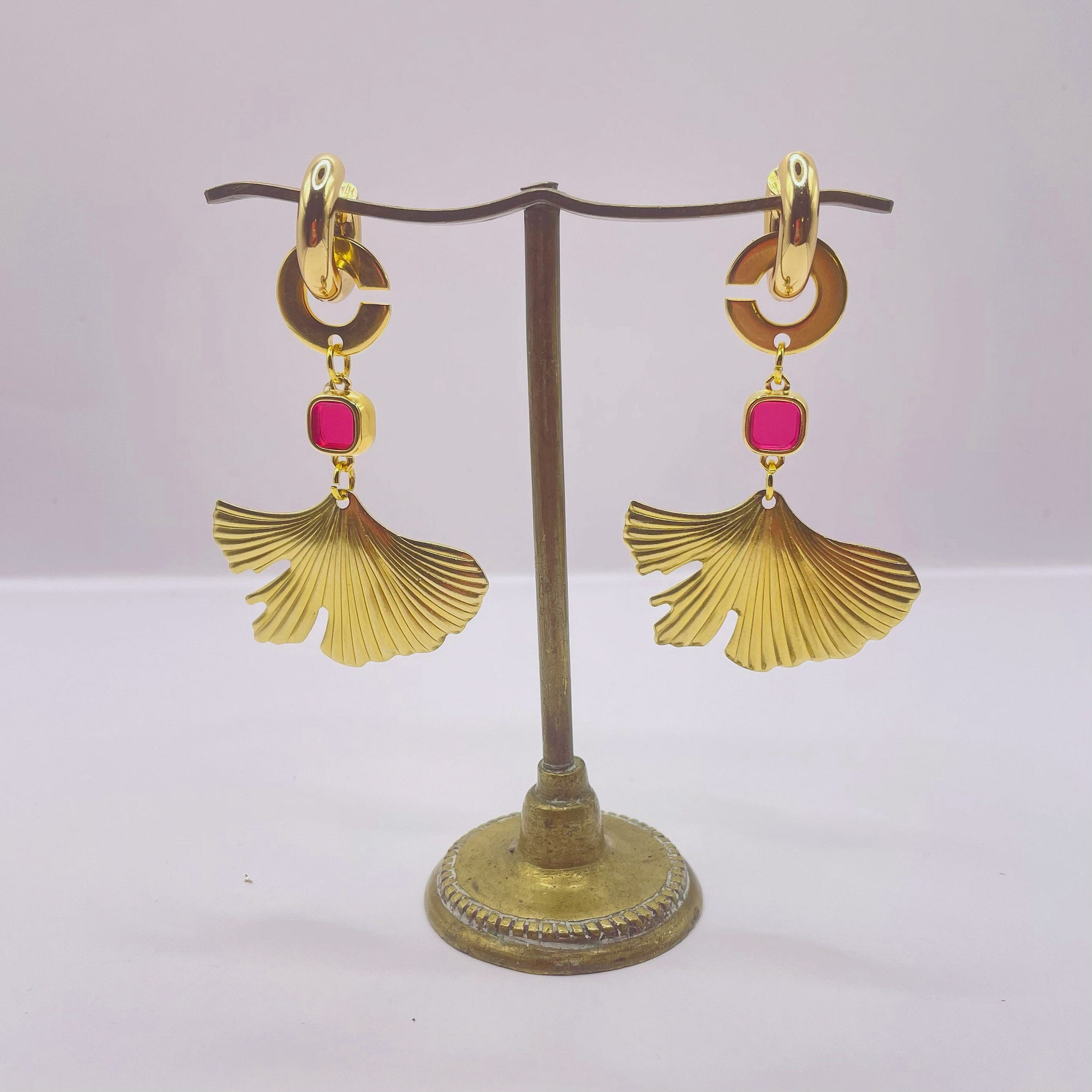 Boucles dorées feuille éventail et cristal coloré x CANOPÉE DORÉE