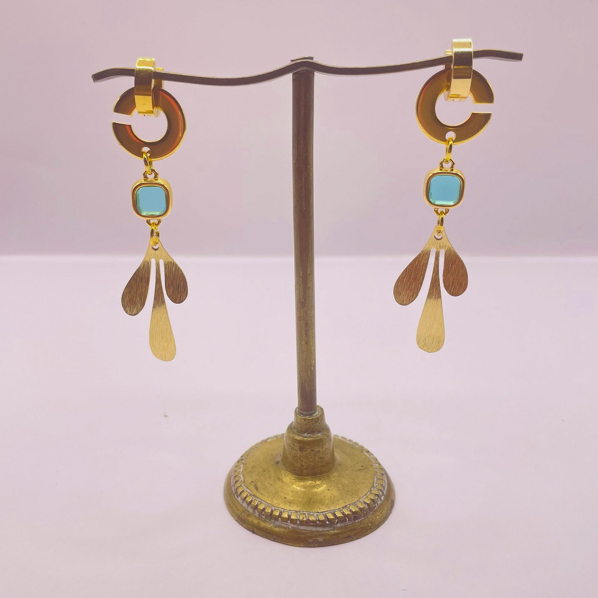 Boucles dorées créole, cristal et feuilles fines x CANOPÉE DORÉE
