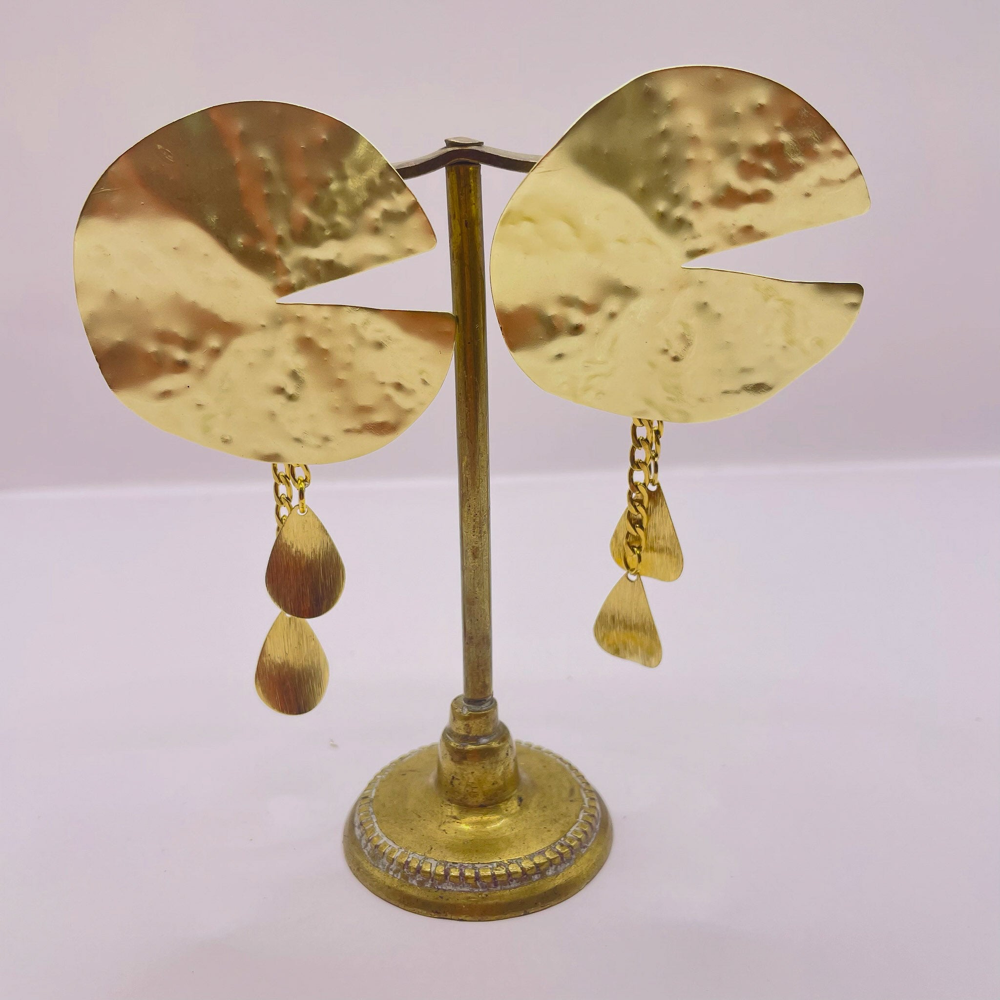 Boucles dorées forme organique et pampilles x CANOPÉE DORÉE