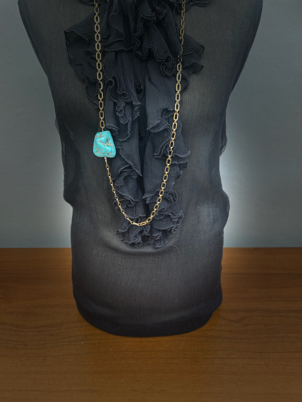 Sautoir. chaine doree +turquoise X PRECIEUSE